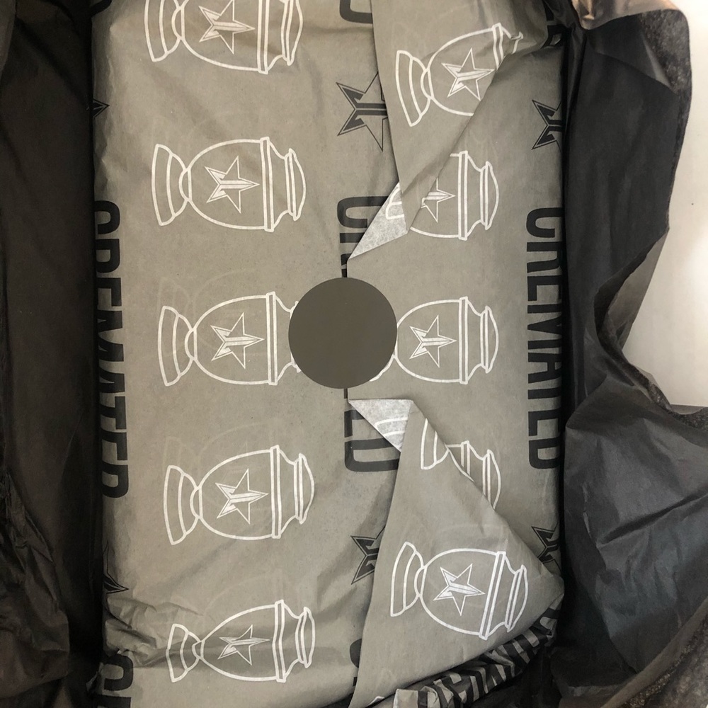 Brand New Jeffree Star Cremated Palette